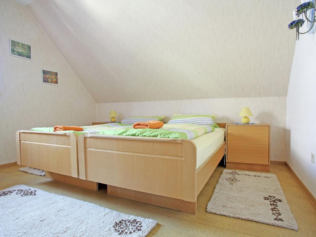 Secluded Apartment In Medebach With Terrace ภายนอก รูปภาพ